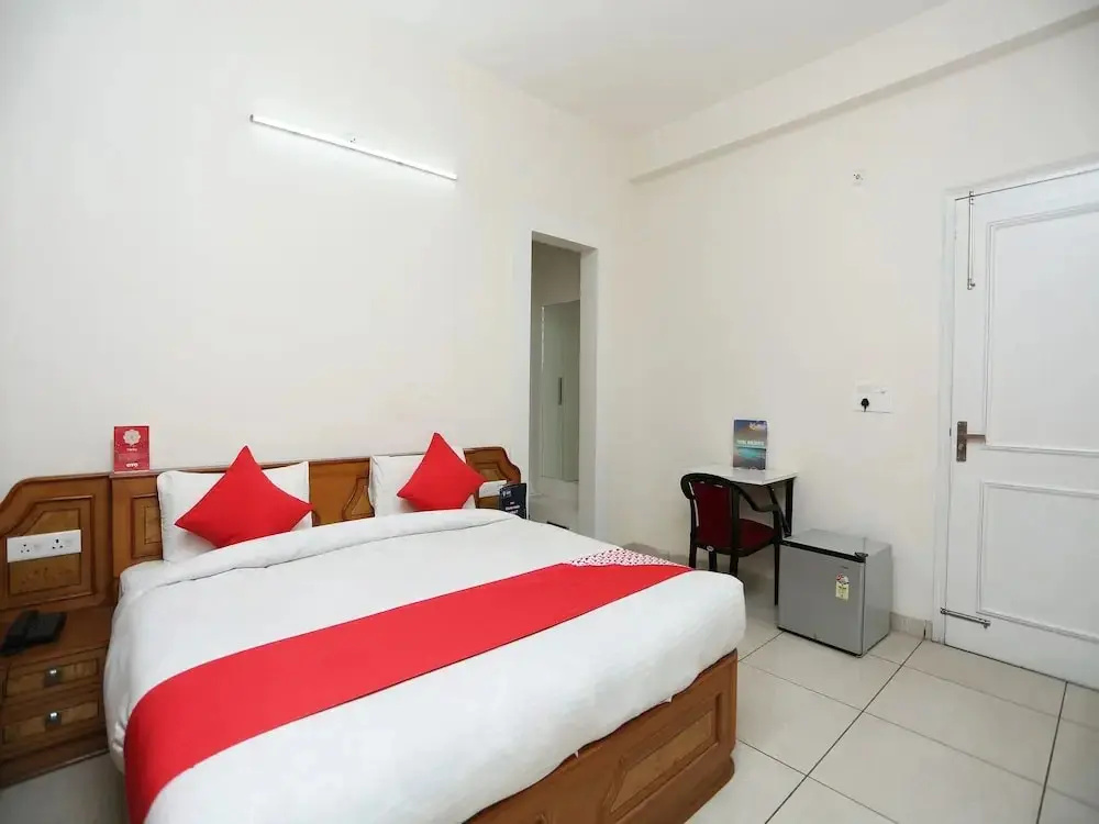 Saharan's Homes By OYO Rooms