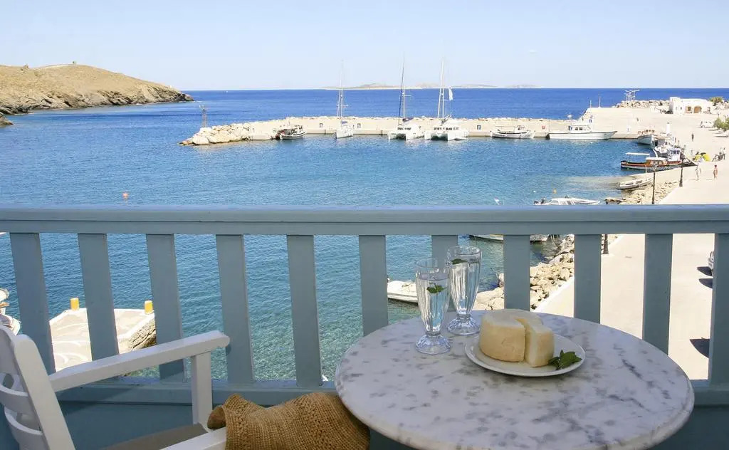 Paradissos Hotel