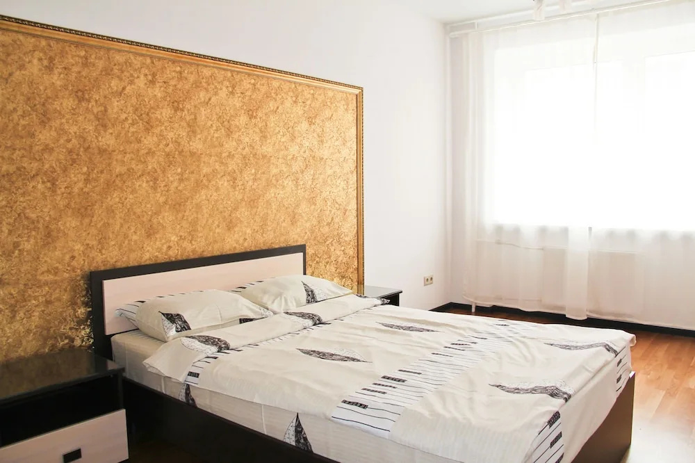 Apartment ALLiS-HALL on Karla Libknekhta 18