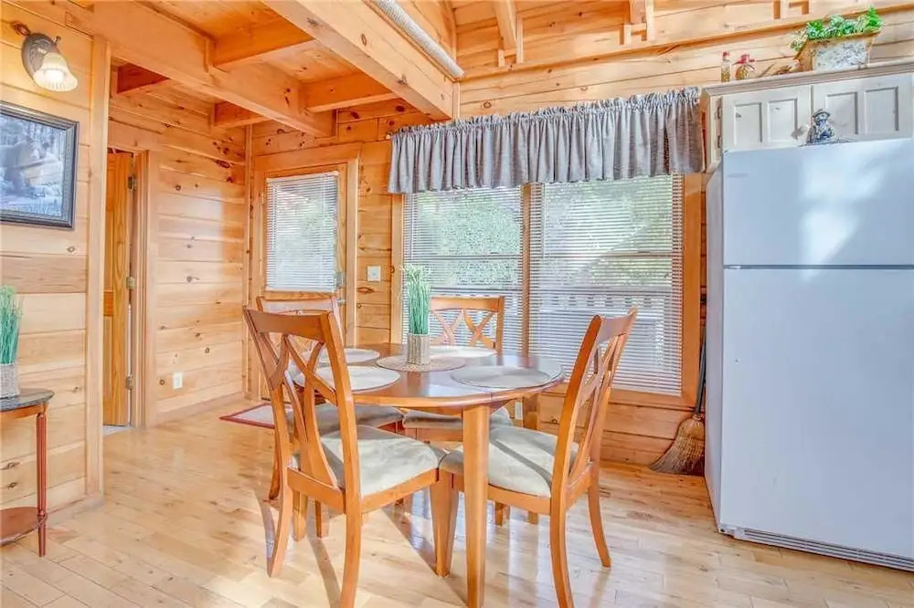 Dream Catcher II 1 Bedroom Home with Hot Tub