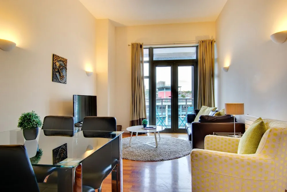 Fabulous 1 Bedroom City Centre Apartment