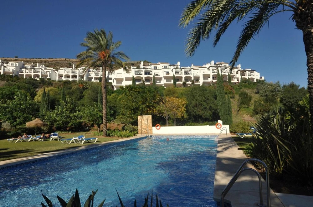 Apartment With 2 Bedrooms in Benahavís, With Wonderful Mountain View,