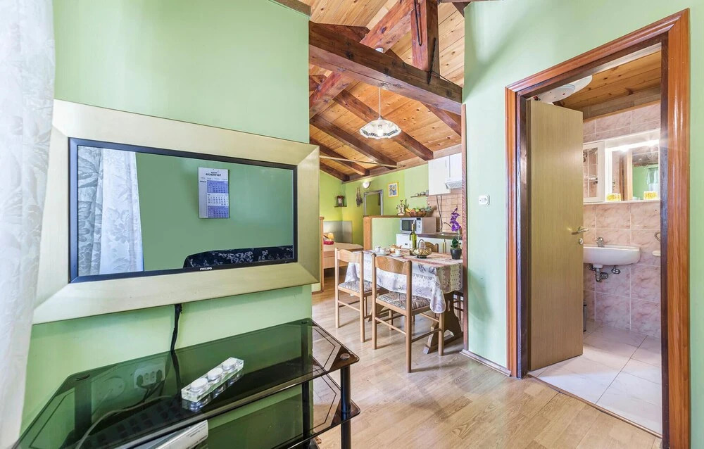 Awesome Home In Kanfanar With Wifi