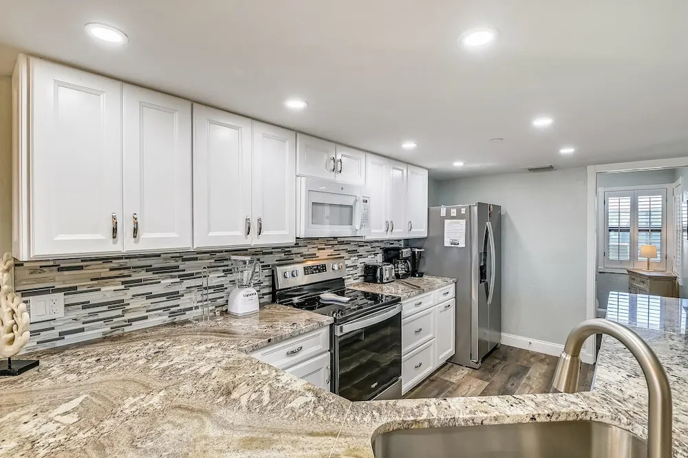 Inlet Reef 510 2 Bedroom Condo by RedAwning