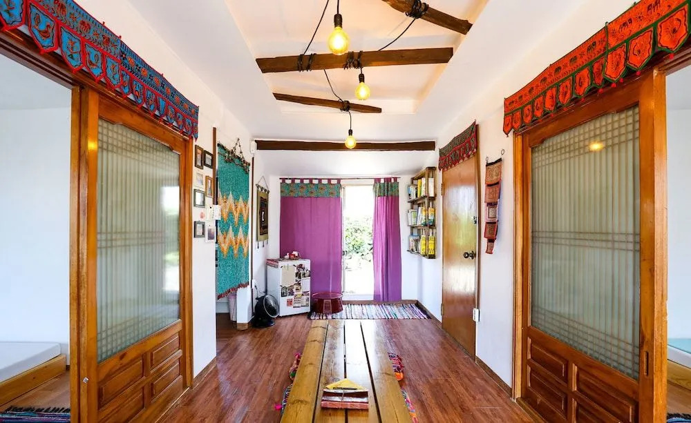Shanti Shanti Guest House - Hostel