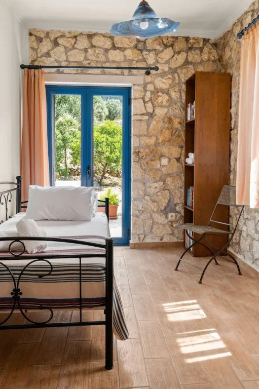 Stone House in olive Grove - former Denis Stone Villa