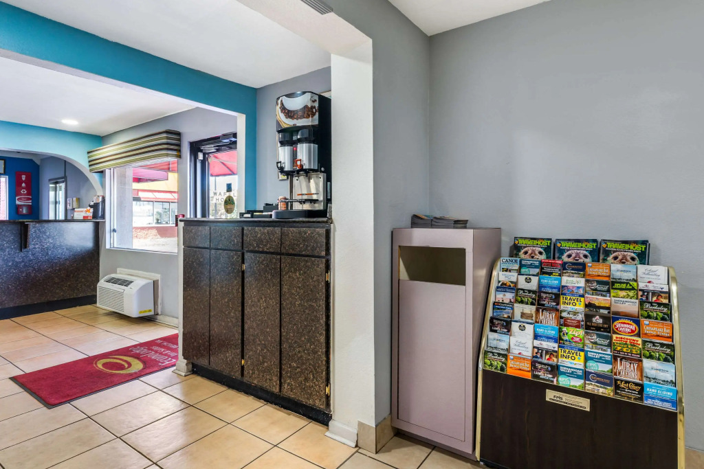 Econo Lodge Inn & Suites Virginia Beach - Norfolk