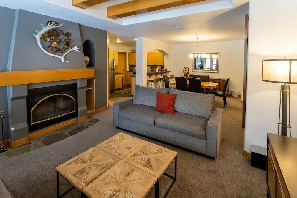 4315A - One Bedroom Deluxe Creekside Condominiums 1 Condo