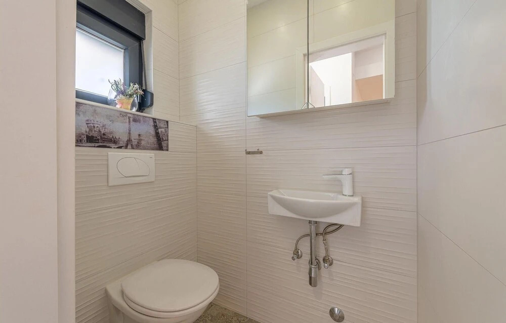 Beautiful Home in Vir With 4 Bedrooms and Wifi