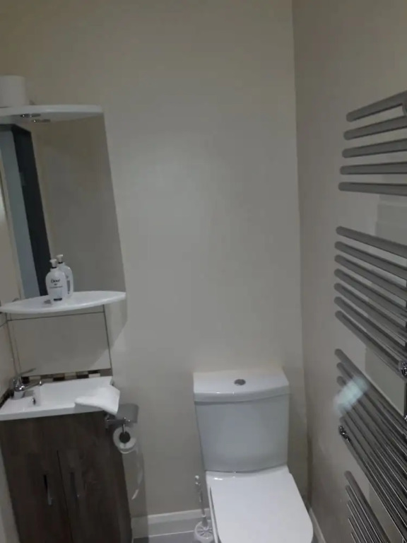 THE NEW Accommodation FREE complimentary breakfast and parking