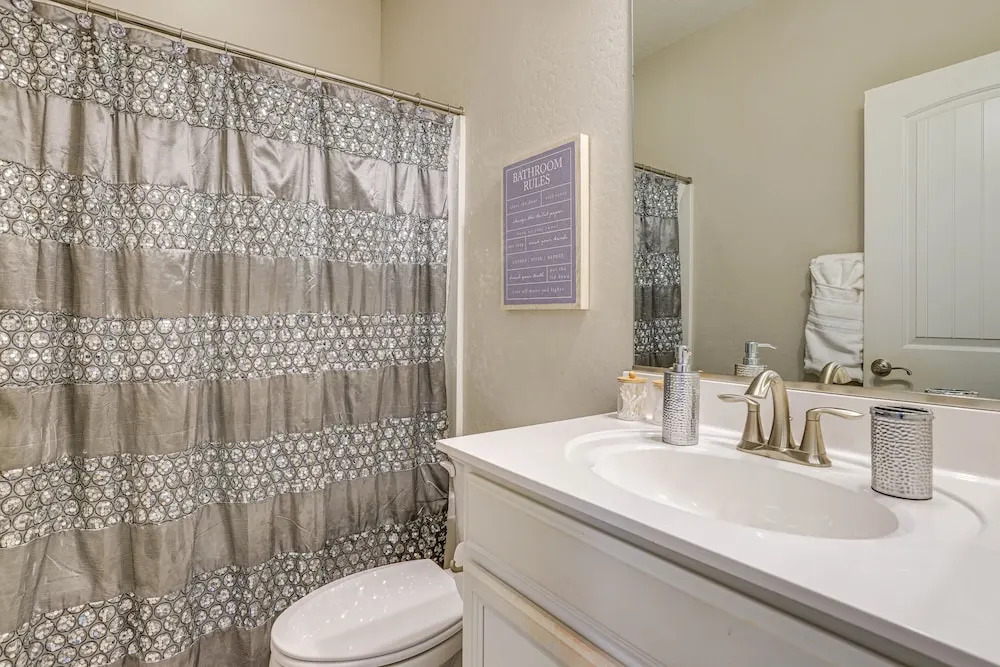 Goodyear Oasis w/ Outdoor Pool + Hot Tub!