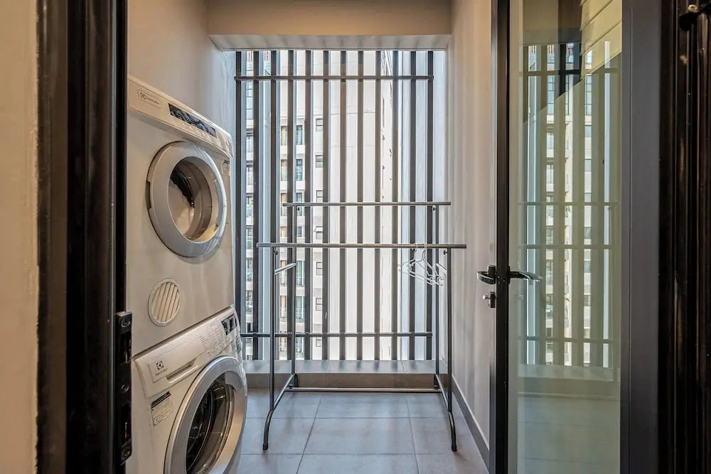 Zenity & D1 Mension Apartment by NIDOVA
