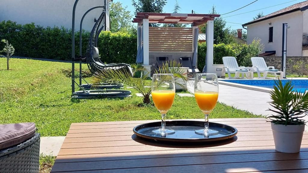 Villa Amoena with Pool and Sauna