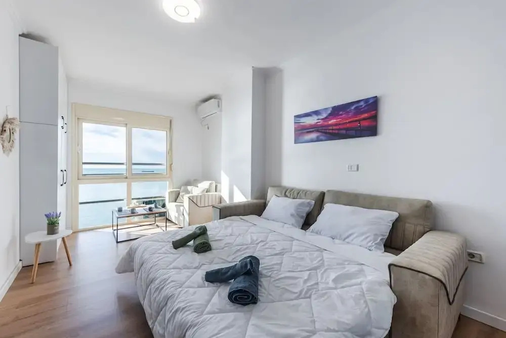 Studio With Amazing Sea View and Beach Access Durr s