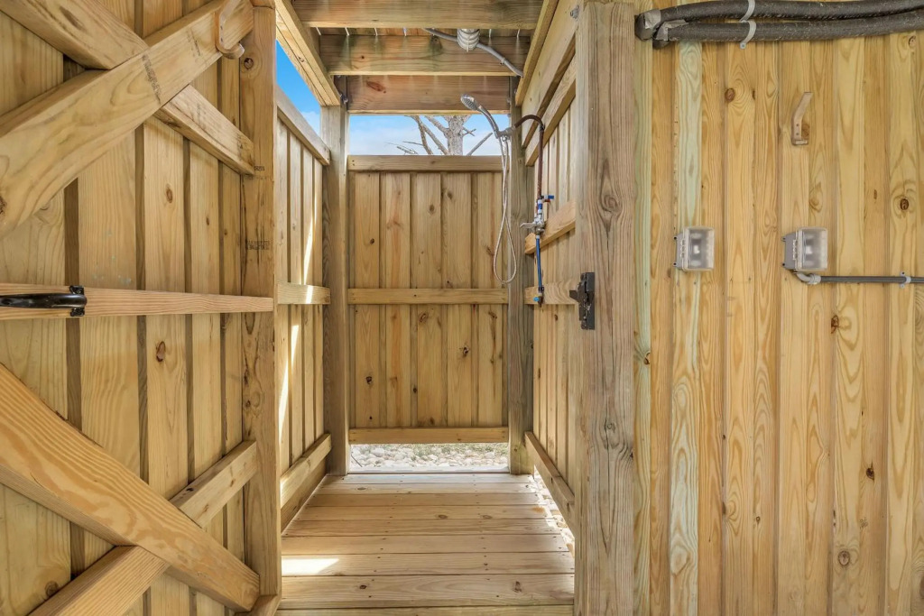 Salty Dawg by Oak Island Accommodations