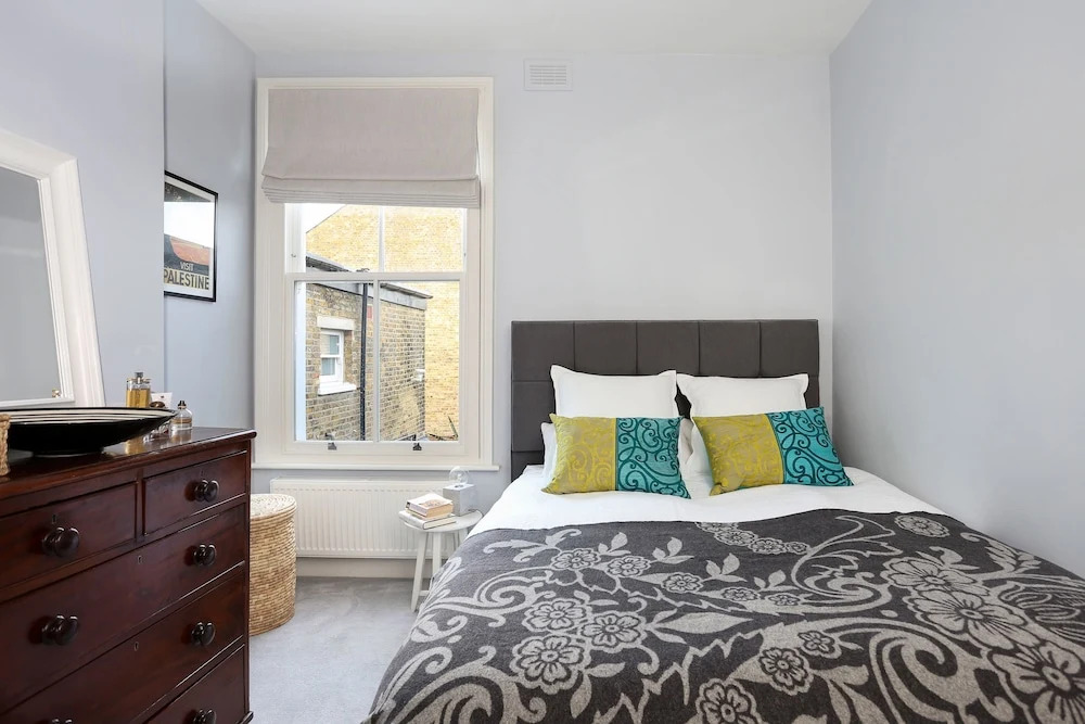 2 Bedroom Flat in Kensal Green