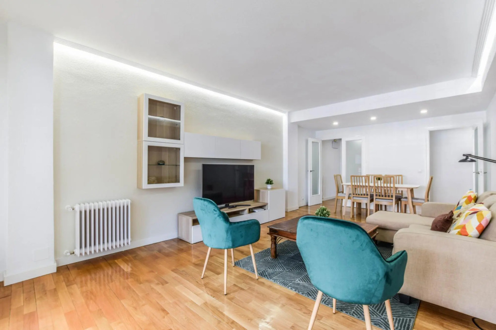 Alcalá I in Madrid with 3 bedrooms and 2 bathrooms
