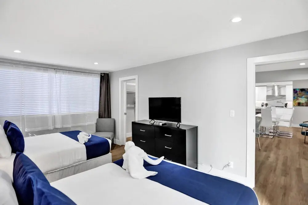 Private Heated Pool 3BR with Water View