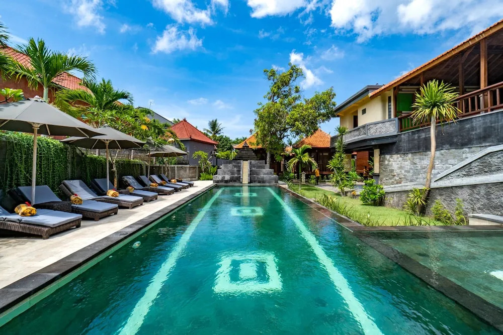 Tapa Bale Gede Nusa Lembongan
