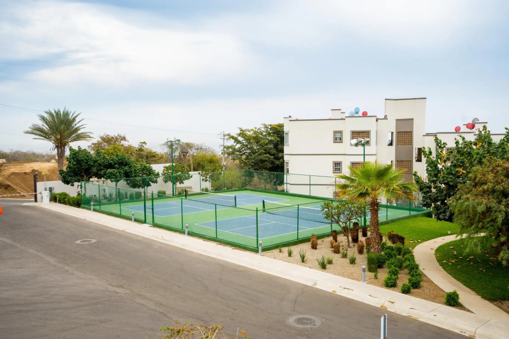Tramonti Tari B101 in Los Cerritos