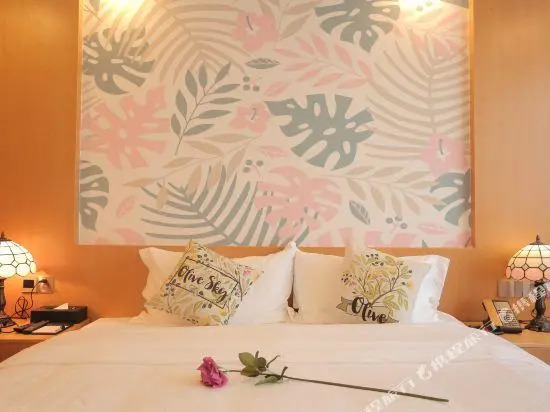 TheLouis PremierHotel