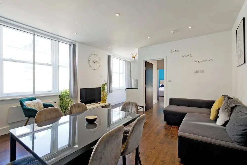 Imperial Middlesex Street Apartments