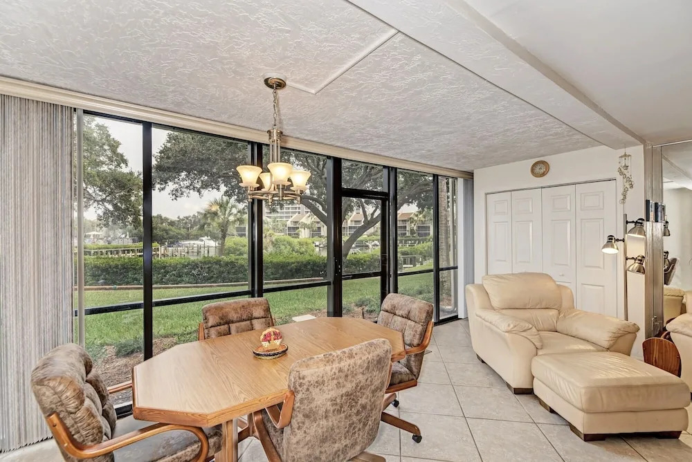 Midnight Cove Ii 810f - Roomy Bayside By Lagoon 2 Bedroom Condo