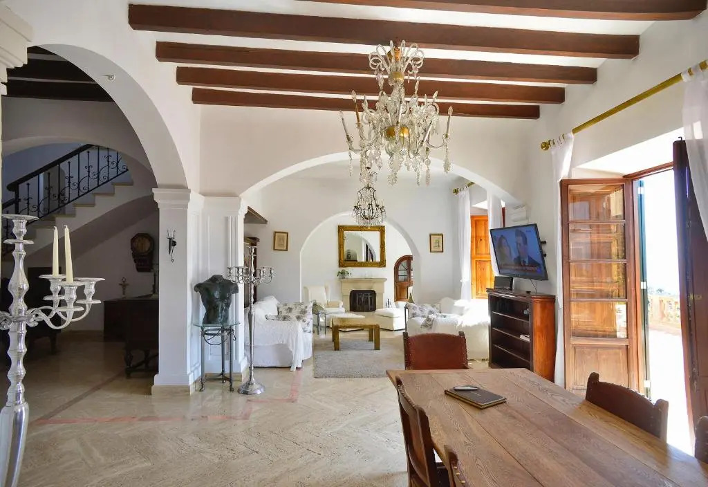 Luxury Villa for 16 people with seaview, pool and bbq