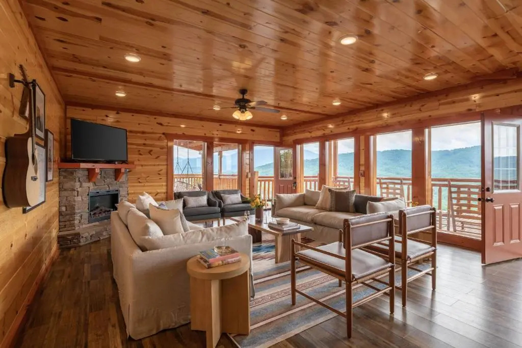 Sugarland by Avantstay Sleeps 28! Home Theatre! Two Hot Tubs! Indoor Pool! Incredible Views!