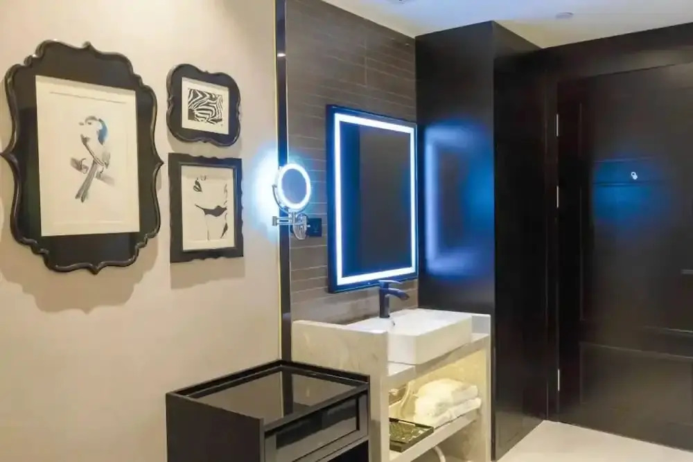 Pazhou XANA Deluxe International Hotel Pazhou Convention and Exhibition Center Changgang Metro Station Branch