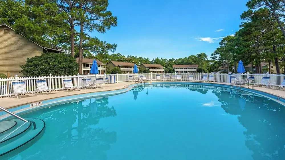 Sleeps 8 w/ Resort Pools, Tennis, Golf & Beach Access + Attraction Tickets!