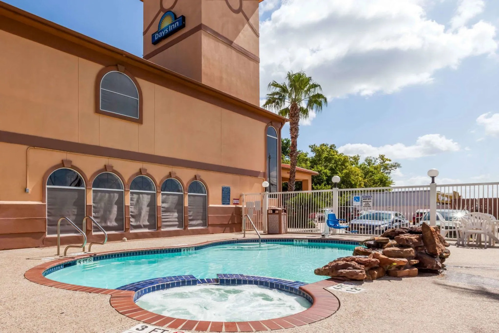 Studio 6 Suites Pasadena, TX