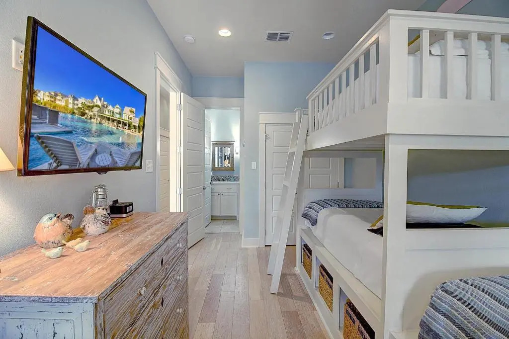 Shore House 183 BE