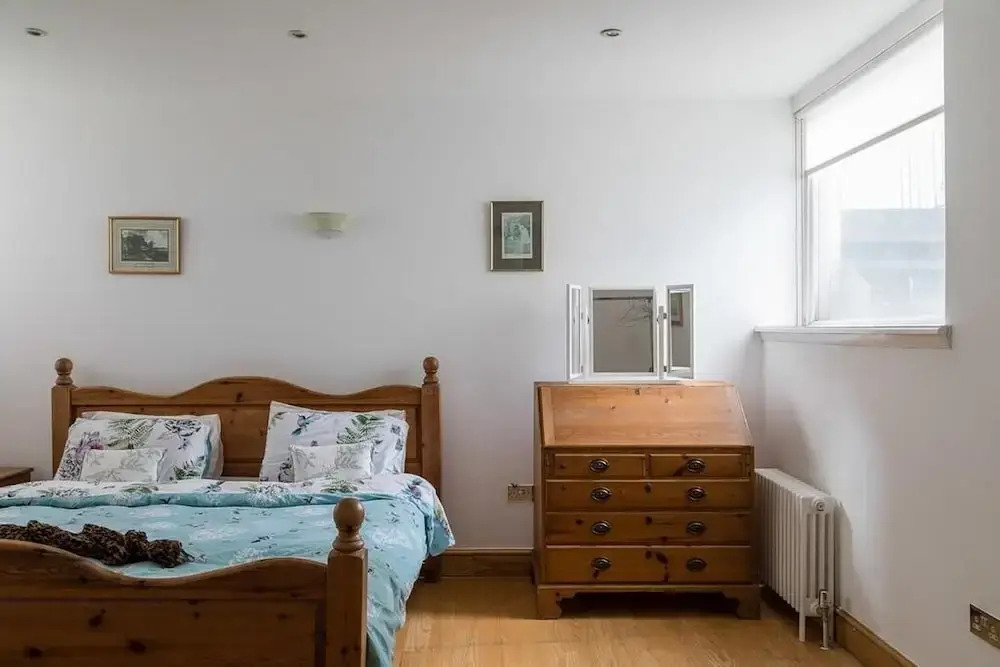 Specious Family Kensington 5-bed House, Sleeps 10