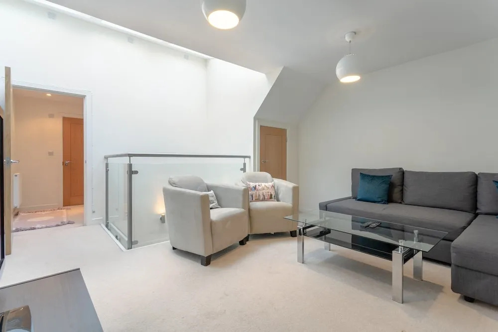 2 Bed Townhouse in Shepherds Bush