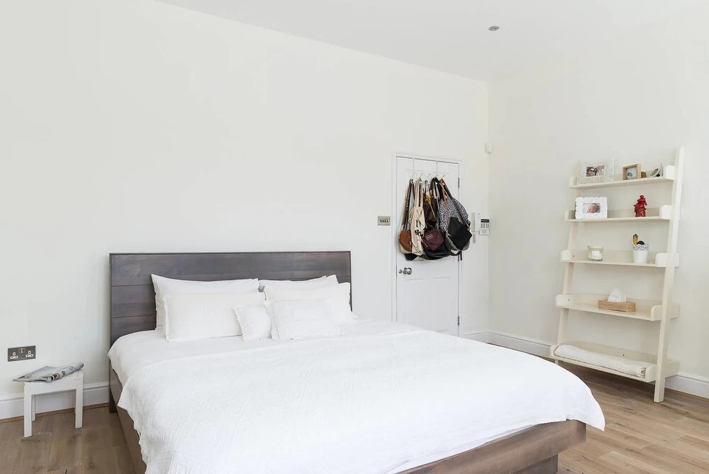 Spacious And Stylish 3BR Apartment Near Paddington.