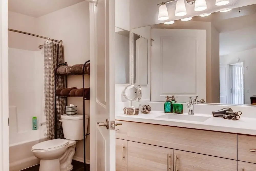H4 - #1 Beautiful San Diego Location Dual Master 2BR/2Bath With Free Parking!