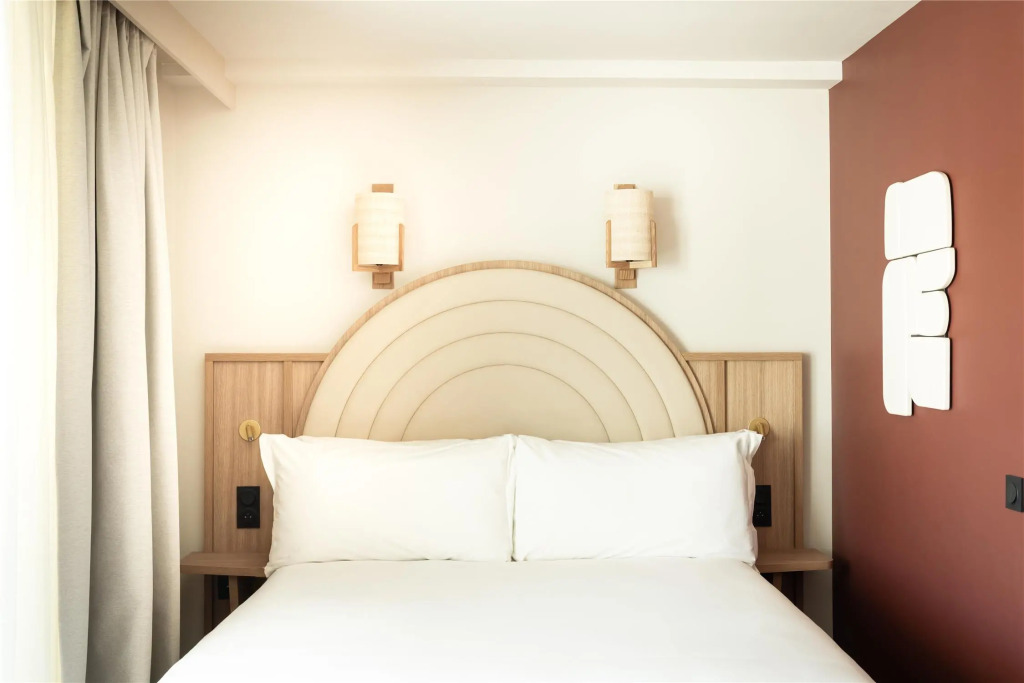 Hotel Ventura Saint-Tropez, Tapestry Collection By Hilton