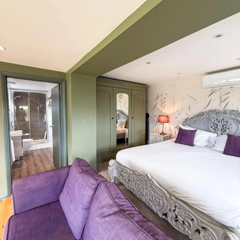 The Crescent Turner Hotel