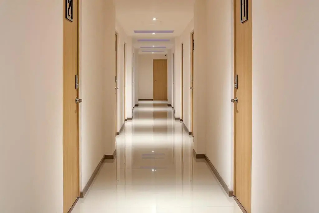 ROOM Hotel & Suites