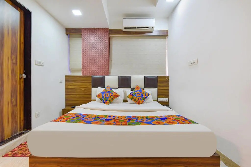 Fabhotel Acropole Inn