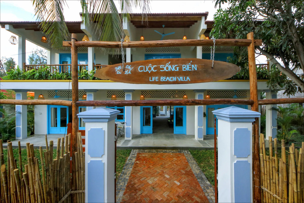 Life Beach Villa