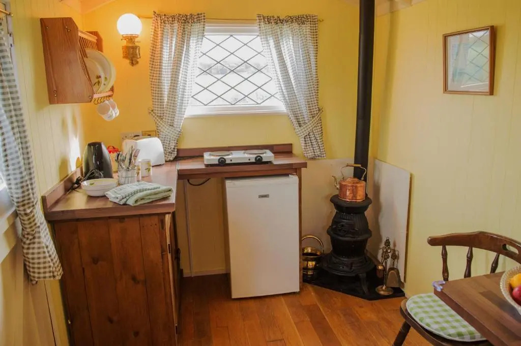Shrublands Farm Shepherd's Hut
