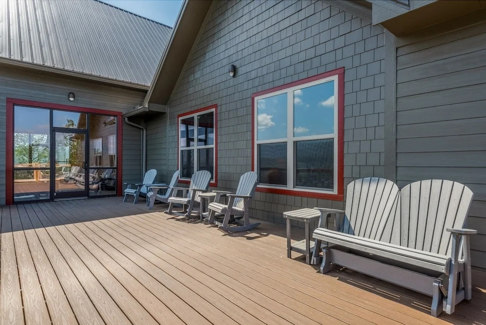Greystone Pointe Lodge 15 Bedroom Residence by Redawning