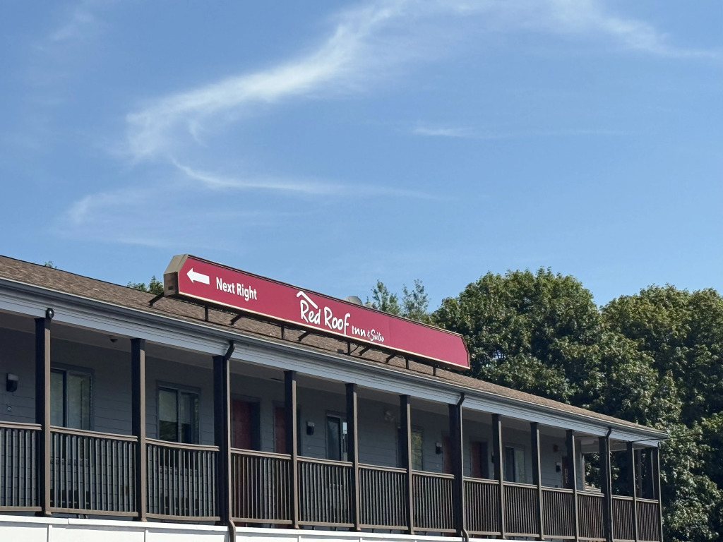 Red Roof Inn & Suites Swansea