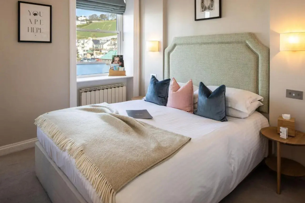 The Moorings Hotel & Restaurant
