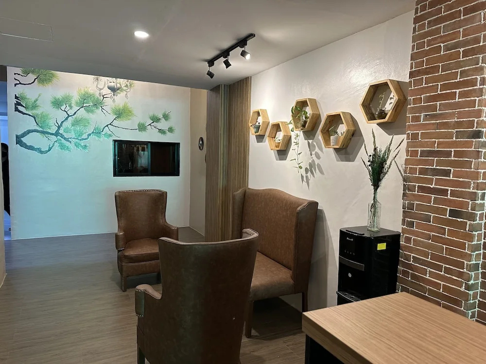 Aden Hotel