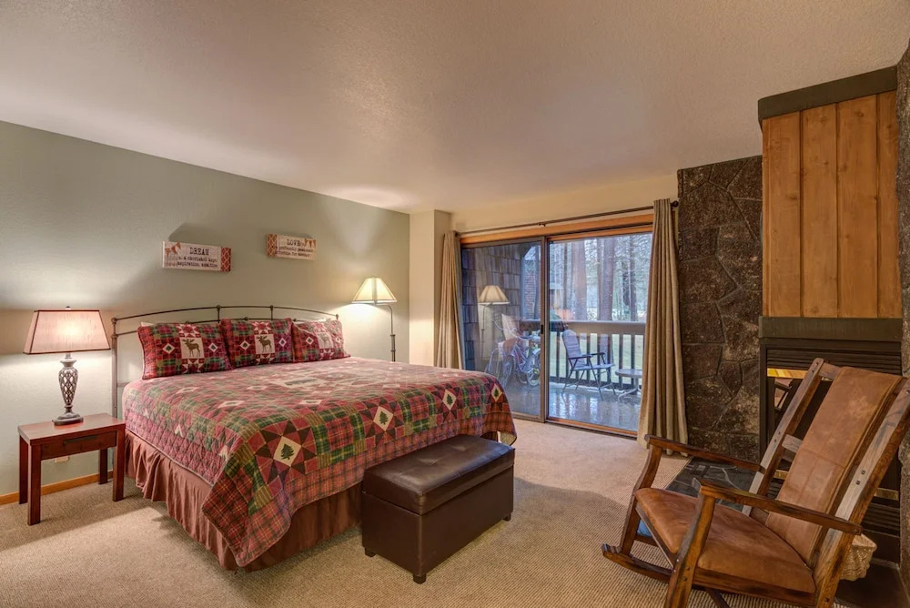 Wildflower Condo #44 by Village Properties at Sunriver