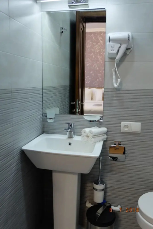 Hotel Atlantis Near Airport