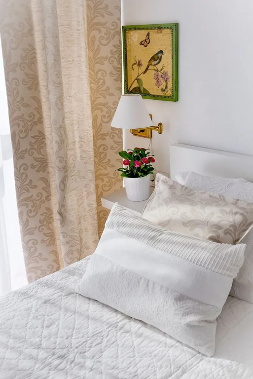 Wonderful Location in La Magdalena Square 2 BD Apartment With Great Views. San Pablo IV